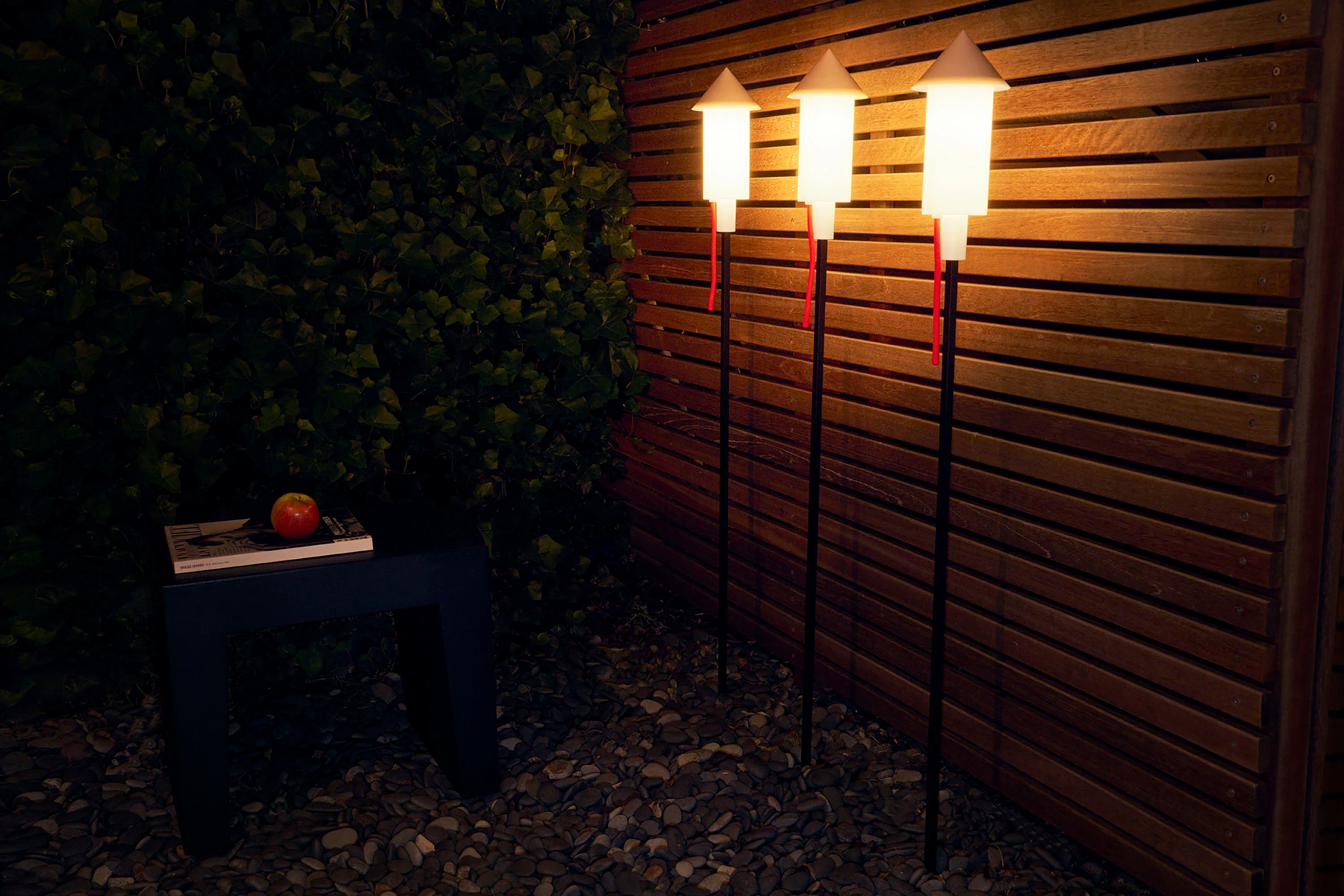 Pret a Racket Wireless Solar Outdoor Lights (Set of 3) - Image 8